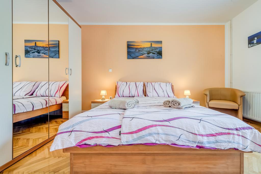 Ferienwohnung Natalie Omiš Exterior foto