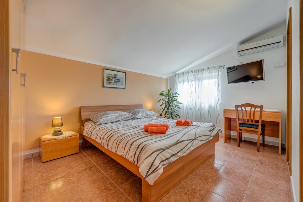Ferienwohnung Natalie Omiš Exterior foto